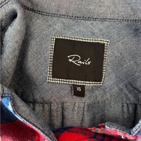Rails Women's Kendra Flannel Red Blue Plaid
Flap Pockets Button Shirt Size XS - Picture 5 of 7